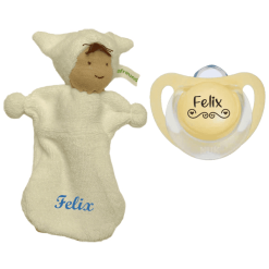 Schnullireich Geschenkset Schmusepuppe Mit Namen + NUK Schnuller (0-6 Mon) Weiß -Kinderspielzeug Geschäft schnullireich geschenkset schmusepuppe mit namen nuk schnuller 0 6 mon weiss a406159 3